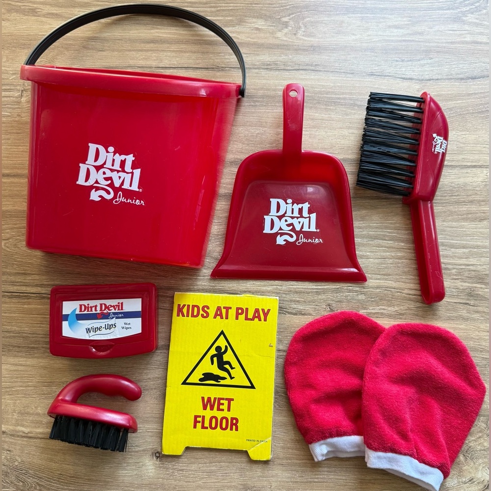 Vintage Dirt Devil Junior Kids Pretend Play 8 Piece Cleaning Set Bucket Dust Pan